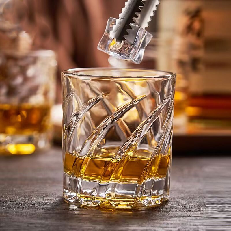Wine Beer And Spirit - Kieliszek do whisky z wytłoczeniami, wysokiej