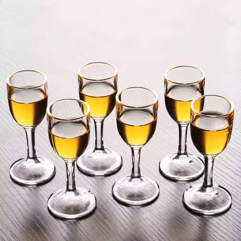 Wine Beer And Spirit - 6-częściowy Zestaw Eleganckich Małych Kieliszków do