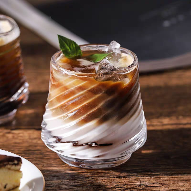 Kieliszek do whisky z wytłocze – Wine Beer And Spirit recenzja i cena