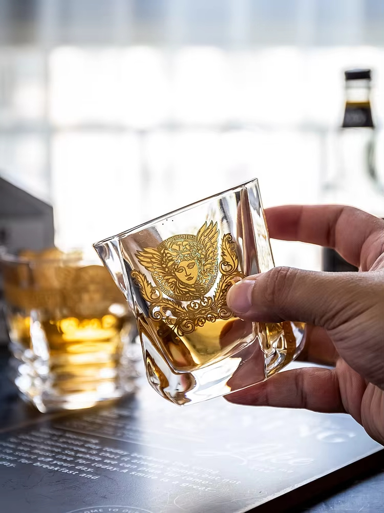 Medusa Gold Head Malowane szkł – Wine To Beer To Liquor recenzja i cena