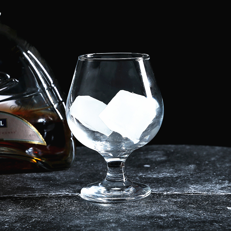 Klasyczne whisky puchar czerwo – Wine Vodka Beer recenzja i cena