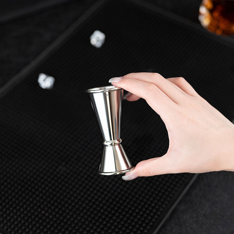 Miarka barowa ze stali nierdze – Spirit Measure Jigger recenzja i cena